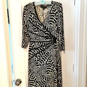 Connected Apparel Black and Cream Patterned Long Sleeve Dress
